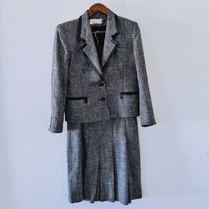 Christian Dior Vintage Skirt Suit Set Size 8 Black White Tweed Plaid Power Suit